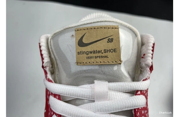 Magic Stingwater Nike Low Dunk DH7650-600 - SB Mushroom 1026